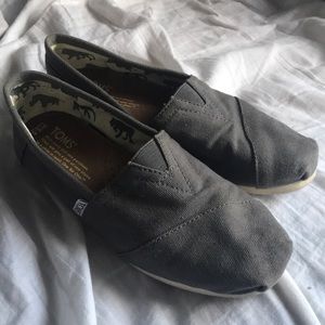 ASH BROWN TOM’S minimal wear, size 6.5 W